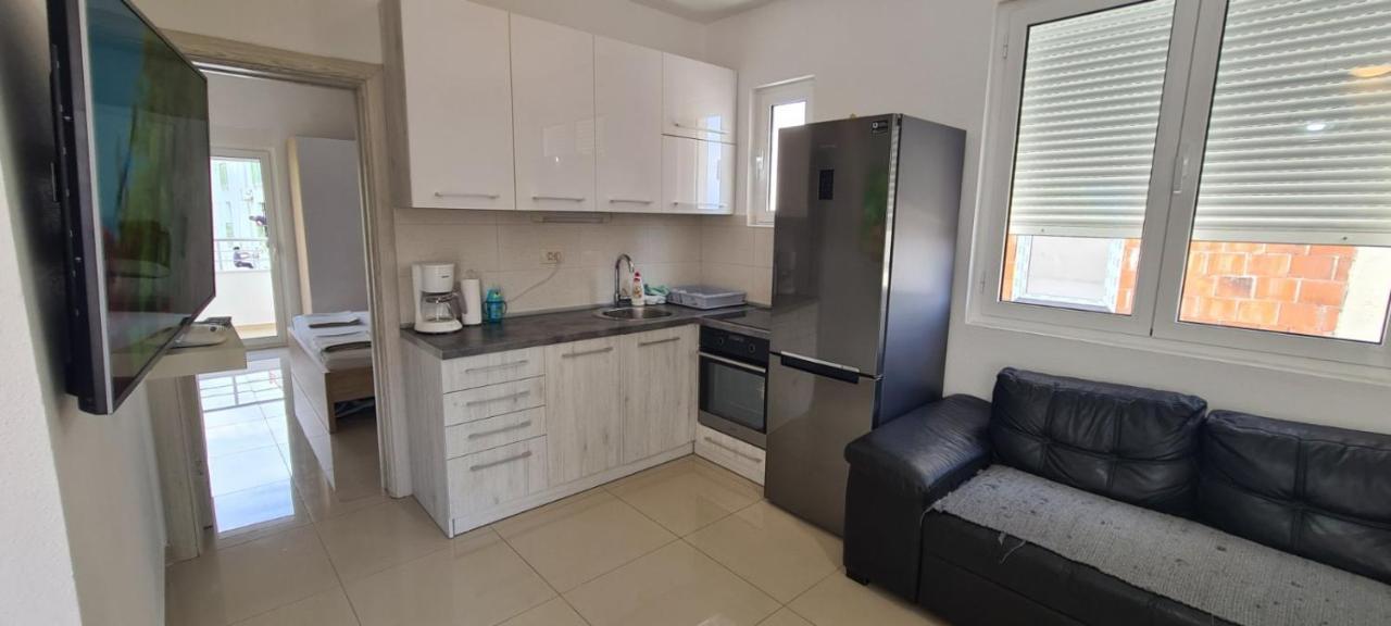 Guest House Ugljevarevic Budva Luaran gambar