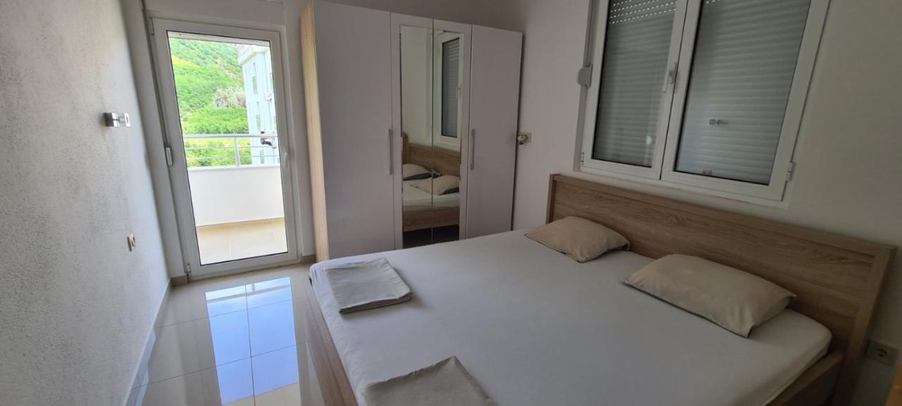 Guest House Ugljevarevic Budva Luaran gambar