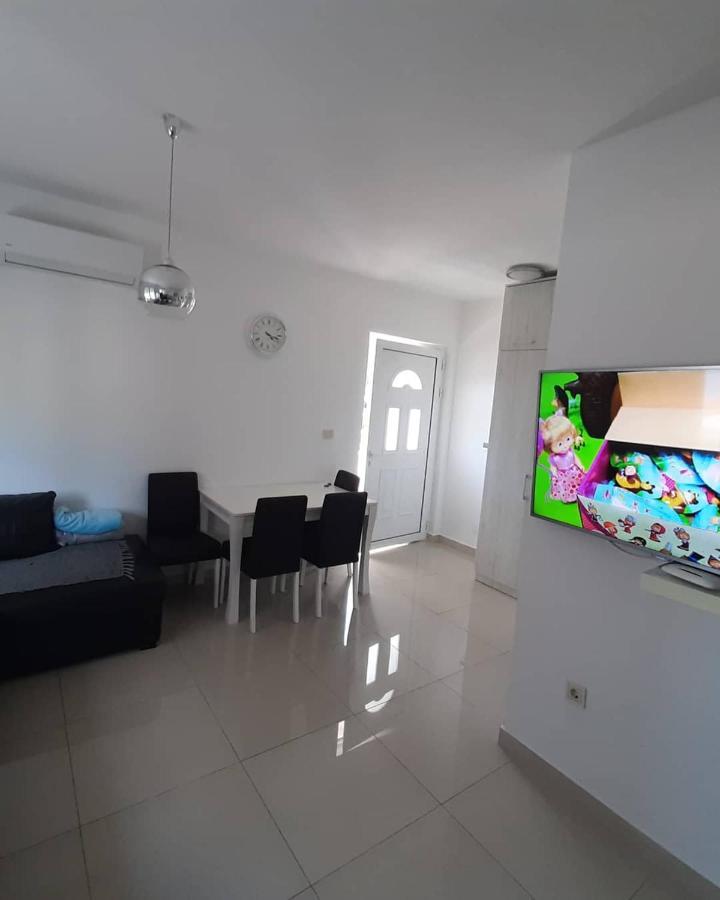 Guest House Ugljevarevic Budva Luaran gambar