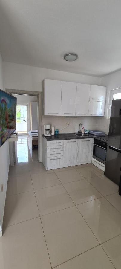 Guest House Ugljevarevic Budva Luaran gambar