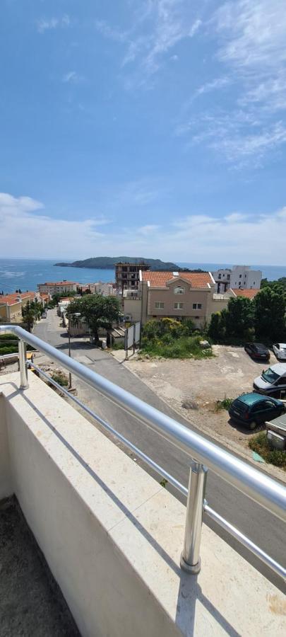 Guest House Ugljevarevic Budva Luaran gambar