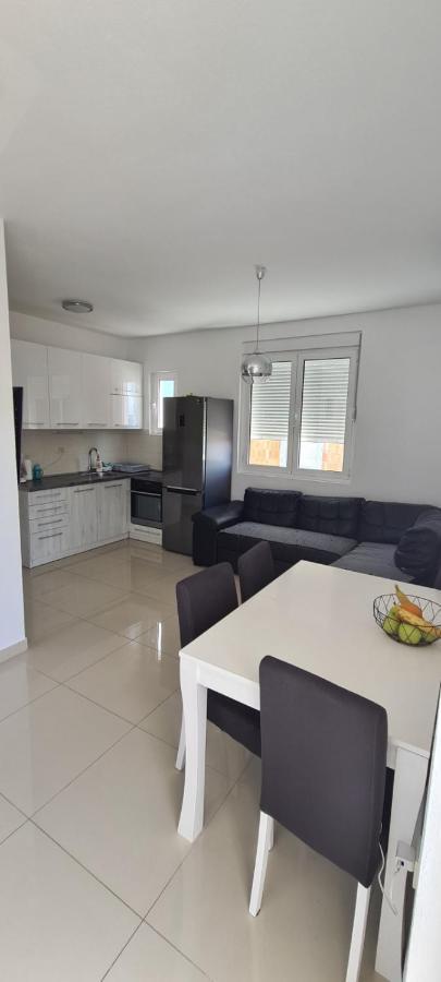 Guest House Ugljevarevic Budva Luaran gambar