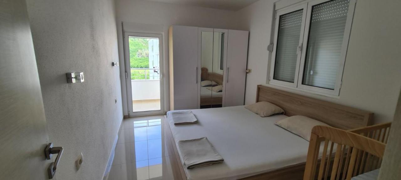 Guest House Ugljevarevic Budva Luaran gambar