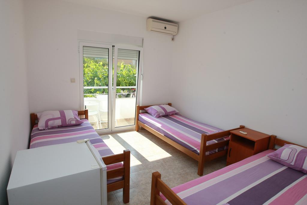 Guest House Ugljevarevic Budva Bilik gambar
