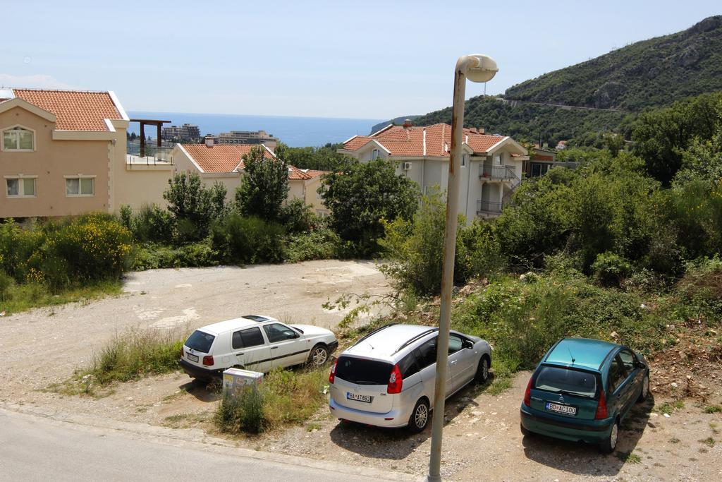 Guest House Ugljevarevic Budva Luaran gambar