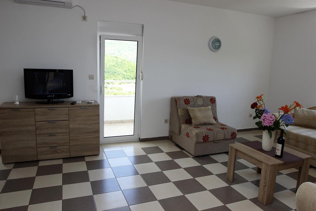 Guest House Ugljevarevic Budva Luaran gambar