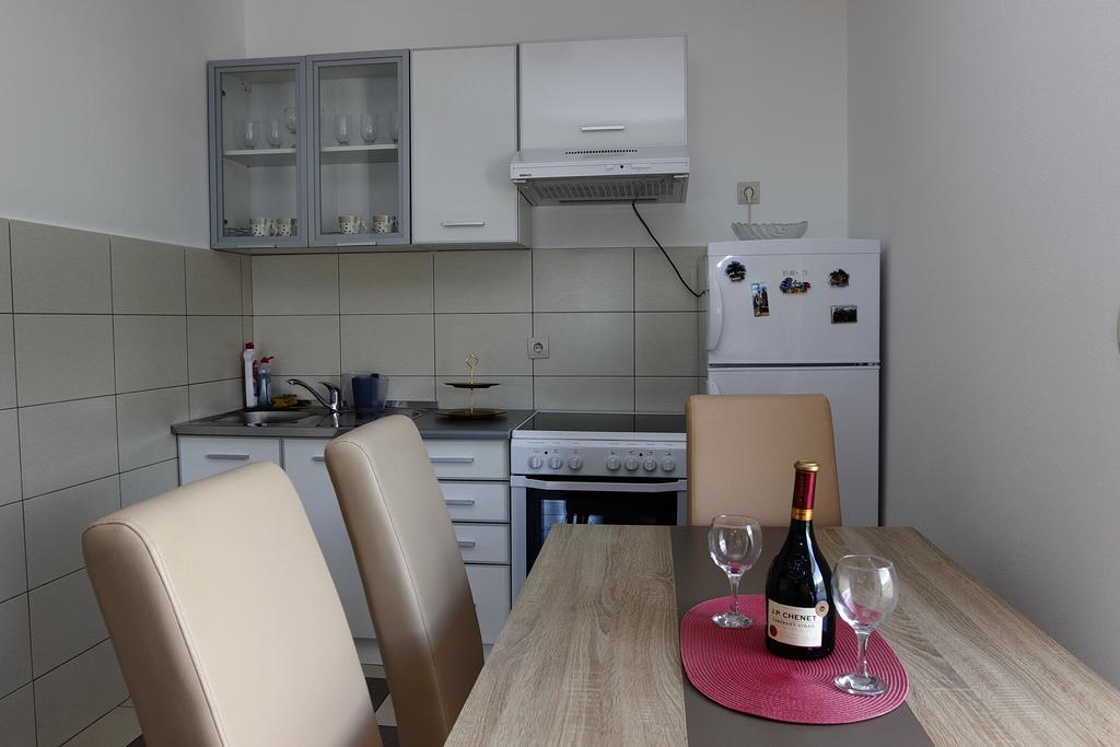 Guest House Ugljevarevic Budva Luaran gambar
