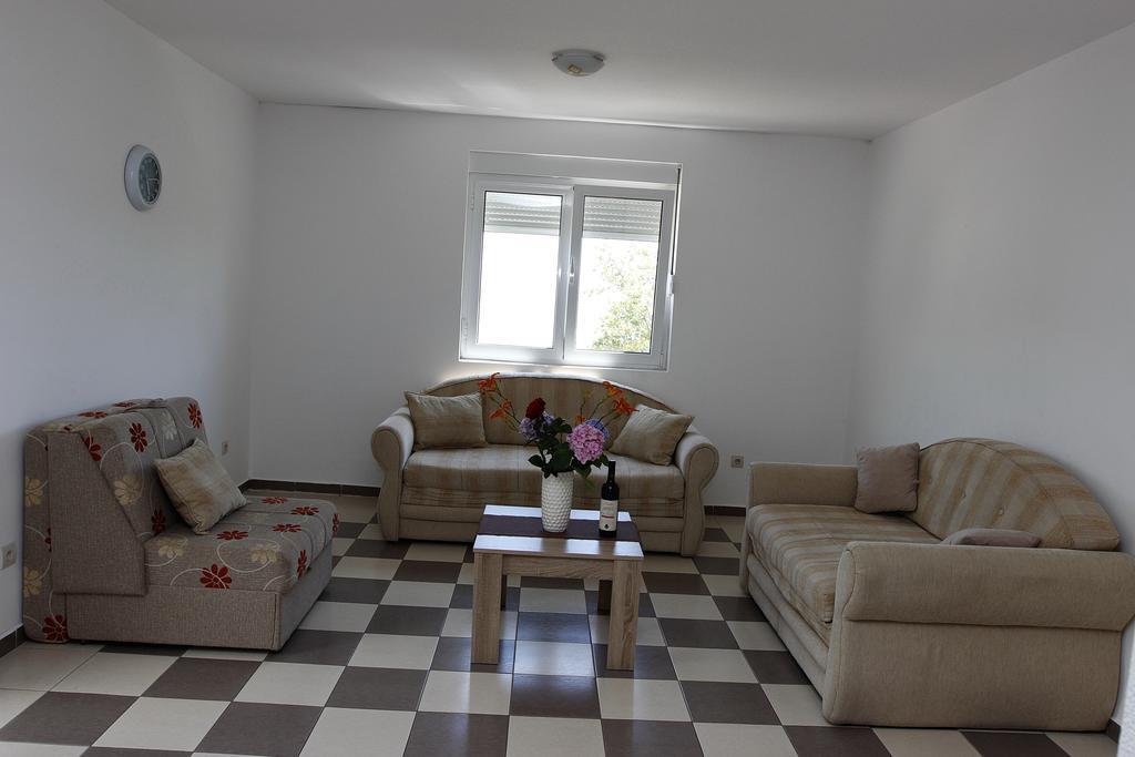 Guest House Ugljevarevic Budva Luaran gambar