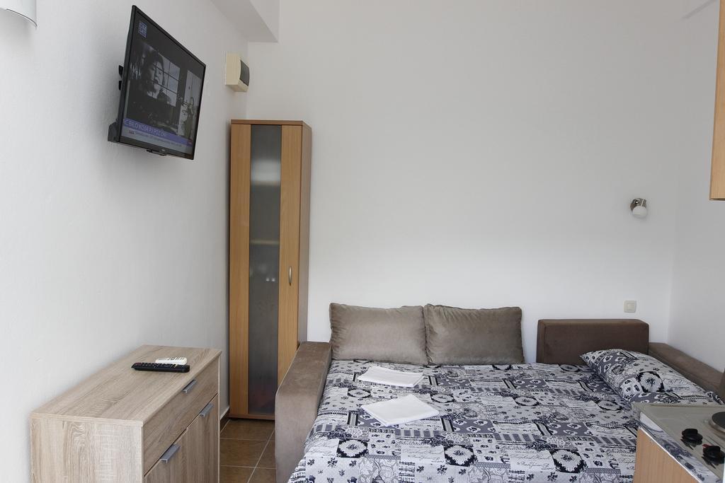 Guest House Ugljevarevic Budva Luaran gambar