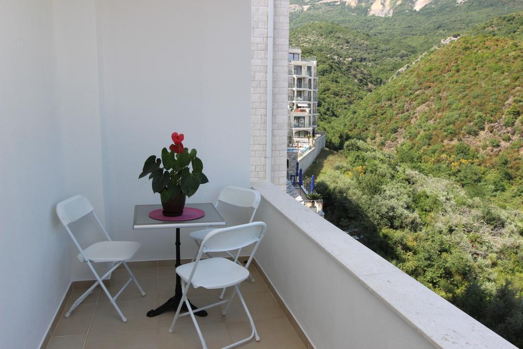 Guest House Ugljevarevic Budva Luaran gambar