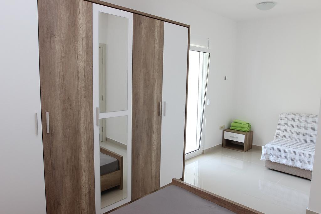 Guest House Ugljevarevic Budva Luaran gambar
