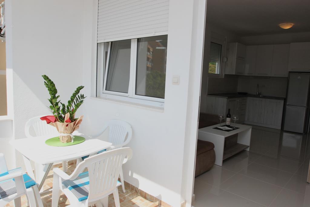 Guest House Ugljevarevic Budva Luaran gambar