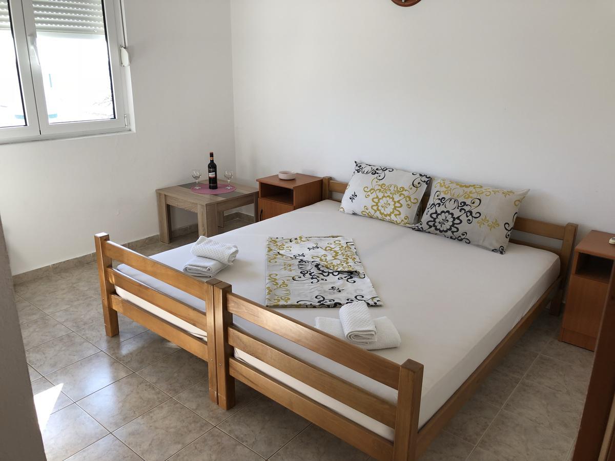 Guest House Ugljevarevic Budva Luaran gambar
