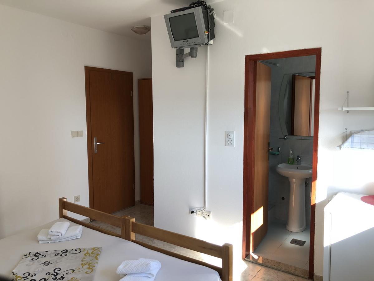 Guest House Ugljevarevic Budva Luaran gambar